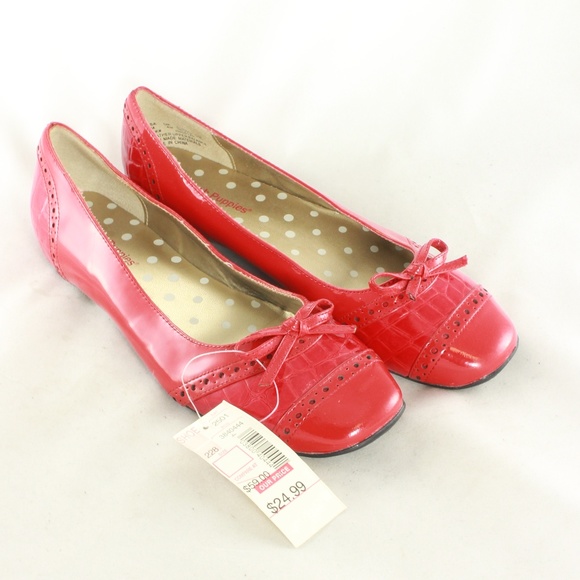 Hush Puppies Shoes - NWT Hush Puppies Red Bow Front Flat Shoes